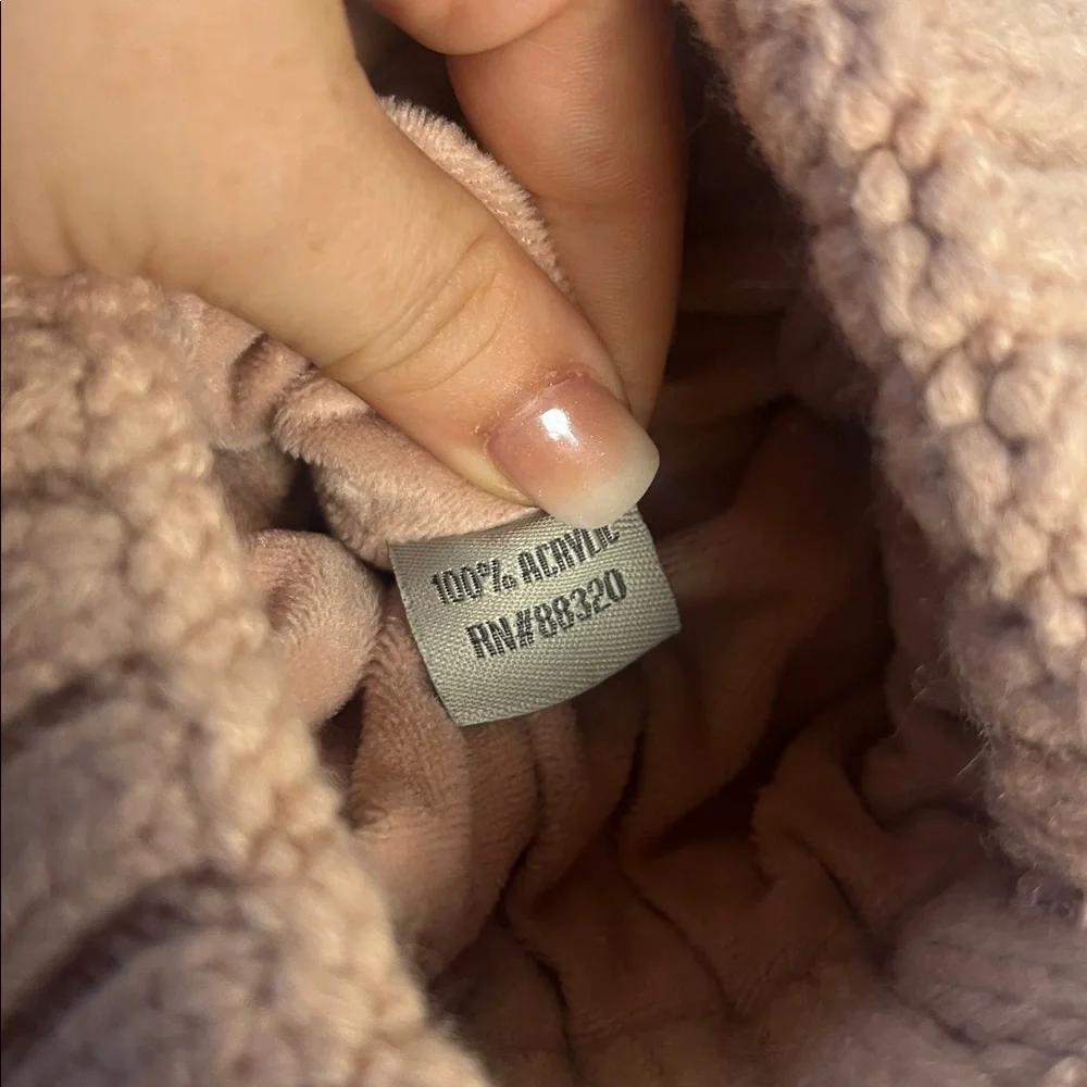 NWT CC‎ Pink and White Knit Pom Pom Beanie
